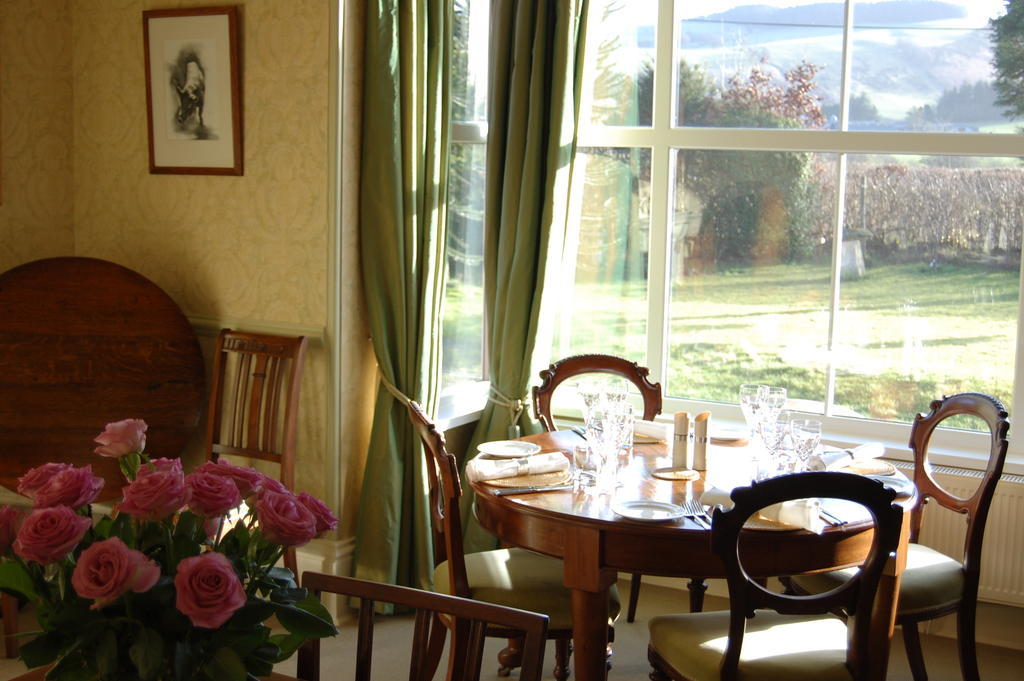 Готель The Old Vicarage Dolfor Ньютаун Екстер'єр фото